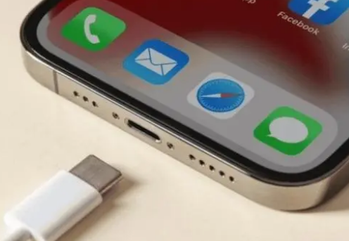 淄博苹果15维修分享iPhone15改USB-C接口后能和安卓用户互借充电器吗 